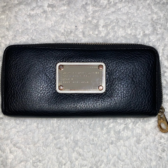 Marc by Marc Jacobs wallet - Picture 1 of 4